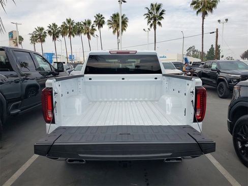 New 2026 GMC Sierra 1500 SLT w/ SLT Premium Package image 6