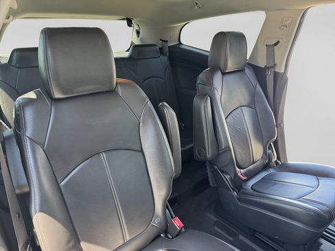 Used 2015 Chevrolet Traverse LT FWD image 21