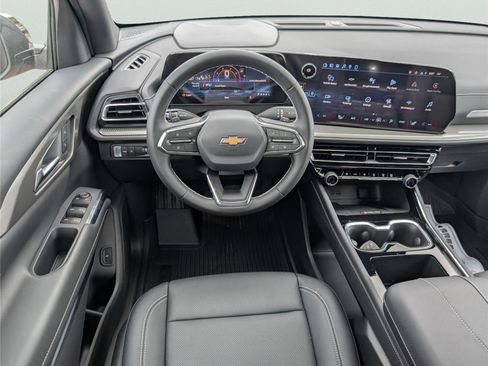 New 2026 Chevrolet Traverse LT w/ Sun and Wheel Package image 13