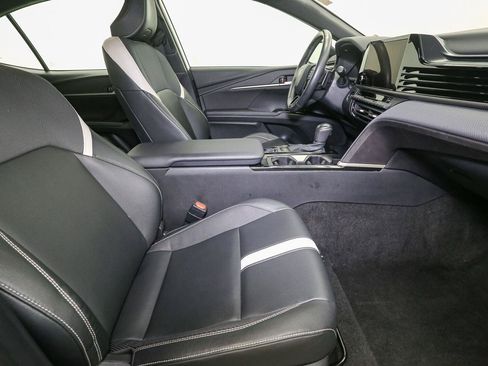 Used 2025 Toyota Camry SE FWD image 17