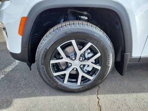 Used 2025 Jeep Grand Cherokee Limited w/ Trailer Tow Package image 26