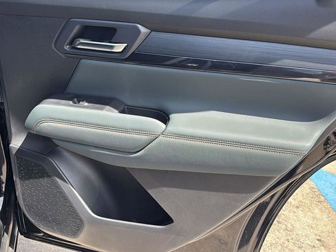 New 2026 GMC Terrain AT4 w/ LPO, Black Badging Package AWD/4WD image 20