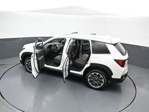 Certified 2024 Honda Passport EX-L image 44