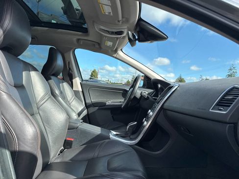 Used 2017 Volvo XC60 T5 Dynamic w/ Preferred Option Package image 15