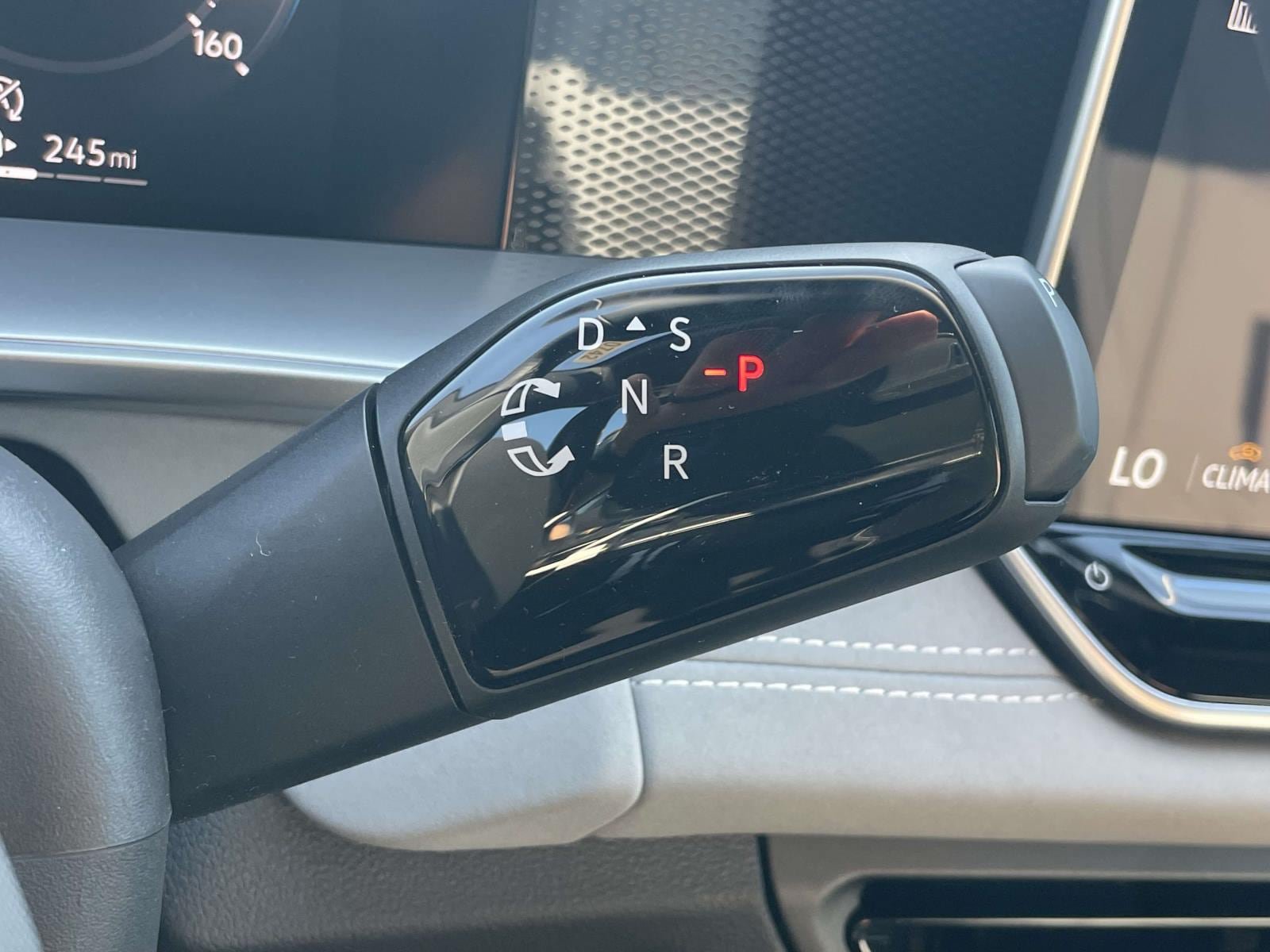New 2026 Volkswagen Tiguan SE R-Line FWD image 26