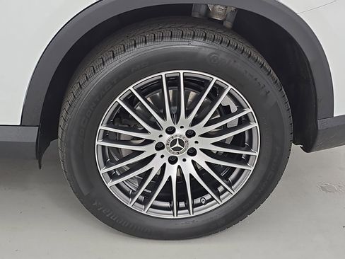 Used 2025 Mercedes-Benz GLC 300 image 34