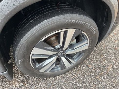 Used 2023 Nissan Rogue SL w/ SL Premium Package image 16