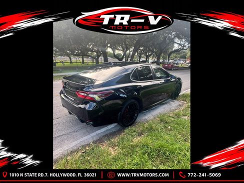 Used 2022 Toyota Camry SE FWD image 5