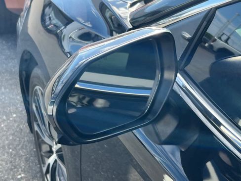 Used 2018 Toyota Camry SE FWD image 8