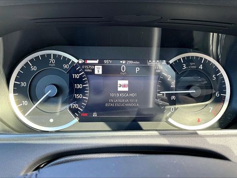 Used 2023 Land Rover Range Rover Velar HST image 20