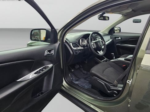Used 2018 Dodge Journey SE w/ Popular Equipment Group image 19