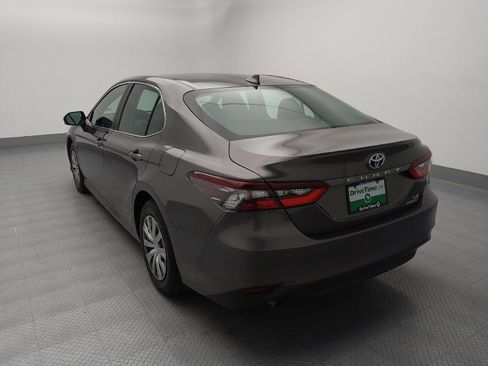 Used 2022 Toyota Camry LE image 5