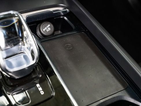 Used 2022 Volvo XC60 B5 Inscription w/ Advanced Package image 22