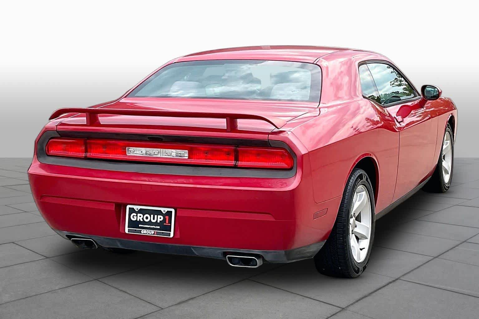 Used 2012 Dodge Challenger SXT RWD image 11