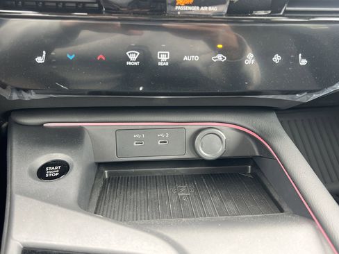 New 2026 Nissan Sentra SV image 7