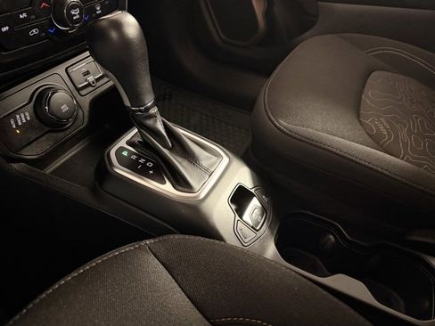 Certified 2023 Jeep Renegade Latitude image 22