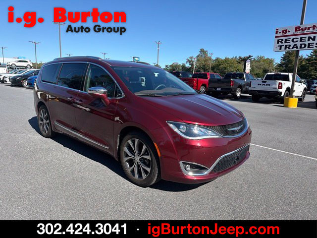 Used 2018 Chrysler Pacifica Limited w/ Tire & Wheel Group FWD image 2