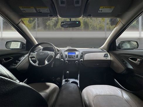 Used 2011 Hyundai Tucson GLS FWD image 24