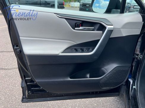 Used 2022 Toyota RAV4 XLE w/ Convenience Package AWD/4WD image 14