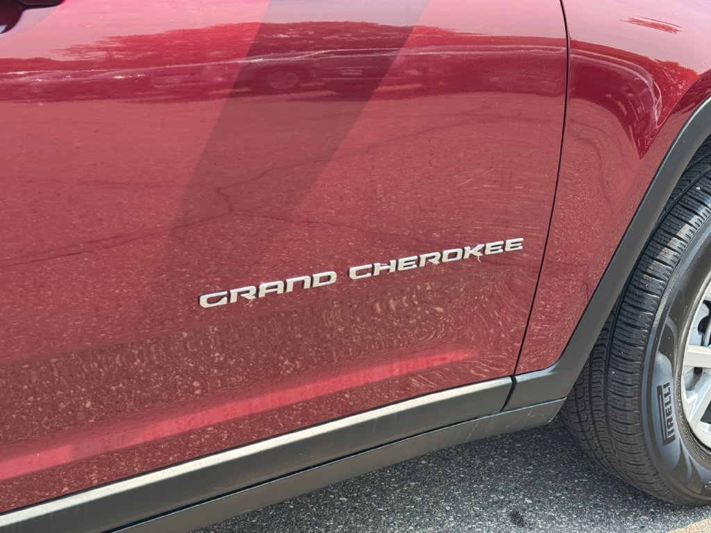 Used 2023 Jeep Grand Cherokee Limited AWD/4WD image 38