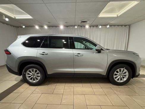 New 2026 Toyota Grand Highlander XLE image 7