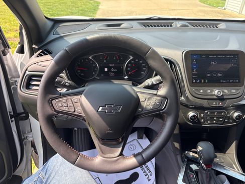 Used 2022 Chevrolet Equinox RS w/ Infotainment Package image 14