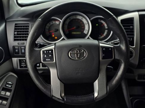 Used 2012 Toyota Tacoma 4x4 Double Cab image 11