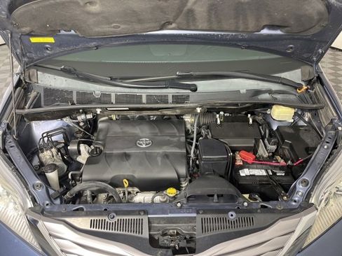 Used 2016 Toyota Sienna XLE image 35