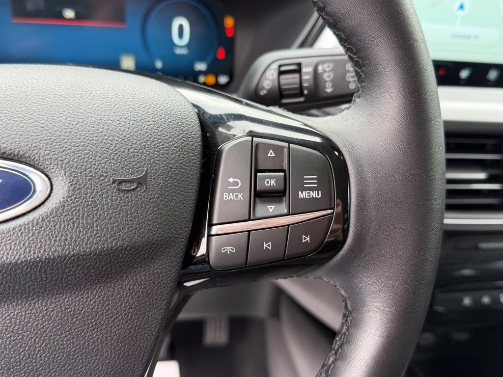 Used 2025 Ford Escape Platinum AWD/4WD image 29