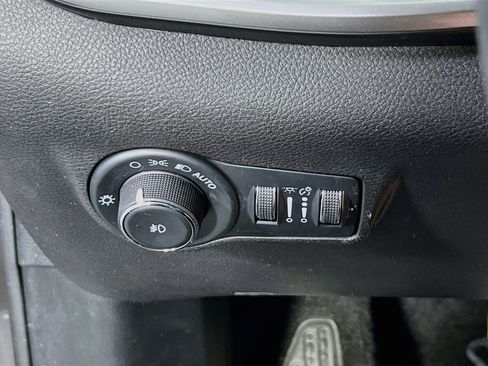 Used 2023 Jeep Compass Latitude w/ Convenience Group AWD/4WD image 10