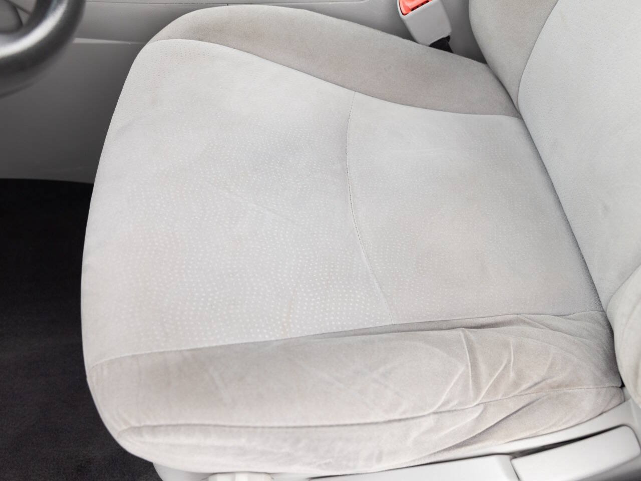 Used 2013 Toyota Highlander FWD w/ Cold Weather Pkg image 21