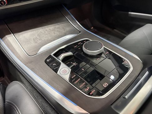 Used 2025 BMW X5 xDrive40i w/ M Sport Package image 17