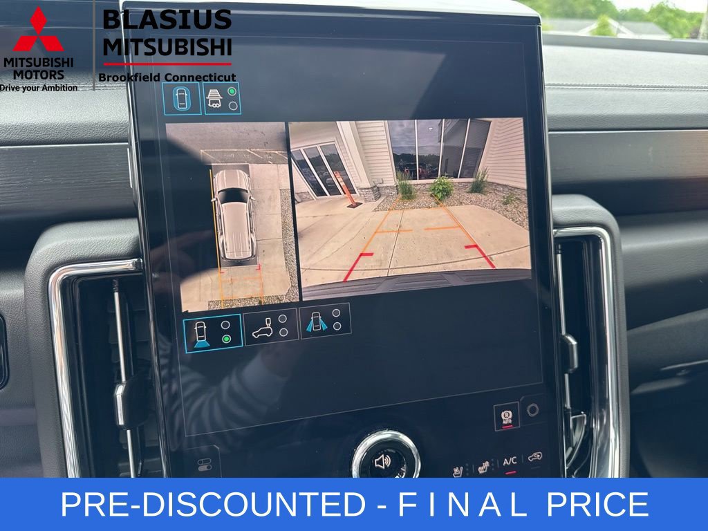 Used 2026 GMC Yukon Denali w/ Sun & Power Step Package AWD/4WD image 30