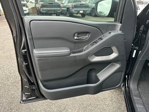 New 2026 Nissan Frontier SV w/ SV Convenience Package image 10