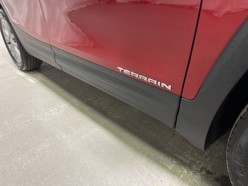 Used 2022 GMC Terrain SLT FWD image 9