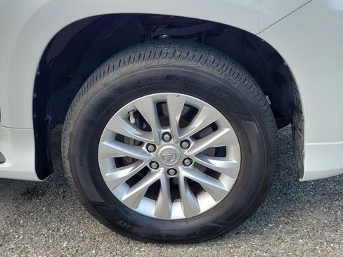 Used 2019 Lexus GX 460 Premium w/ Premium Package AWD/4WD image 6