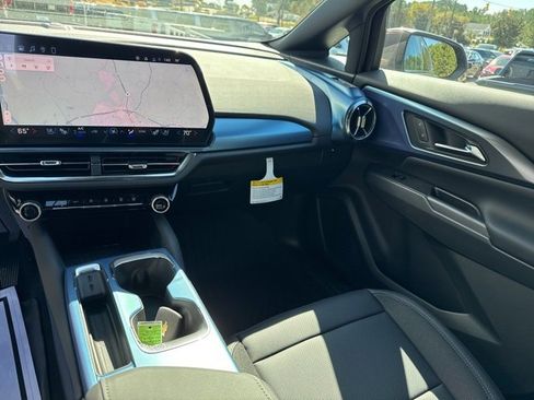 New 2026 Chevrolet Equinox EV LT w/ Convenience Package II image 30