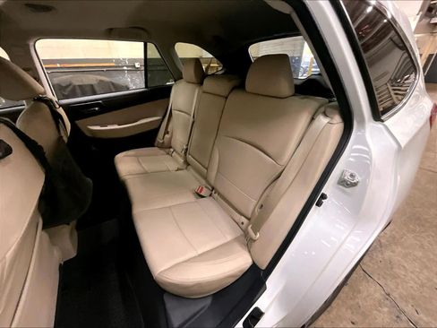 Used 2017 Subaru Outback 2.5i Limited AWD/4WD image 28