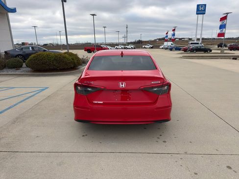 Used 2022 Honda Civic Touring image 6