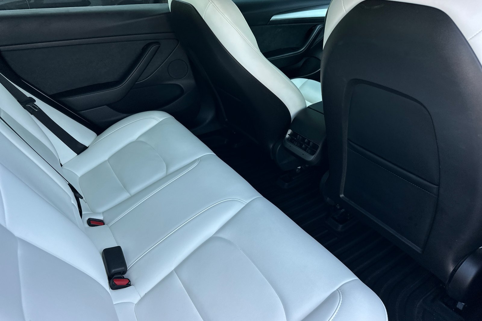 Used 2021 Tesla Model 3 Standard Range Plus RWD image 18