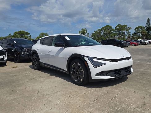 New 2026 Kia EV6 Light RWD image 2