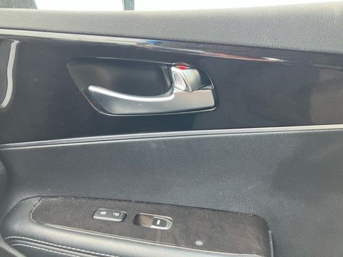 Used 2017 Kia Sorento AWD image 35