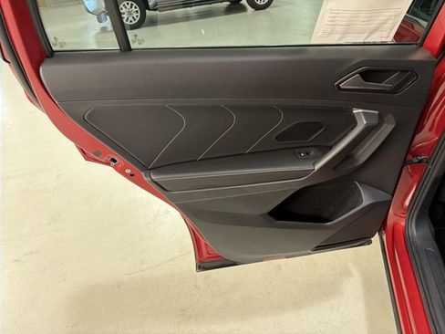 Certified 2023 Volkswagen Tiguan SE w/ Panoramic Sunroof Package FWD image 23