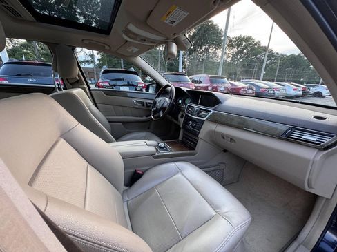 Used 2011 Mercedes-Benz E 350 4MATIC Sedan image 10