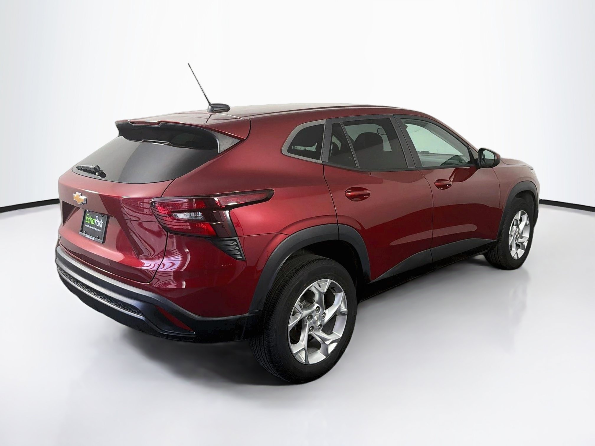 Used 2024 Chevrolet Trax LS w/ LS Convenience Package FWD image 9
