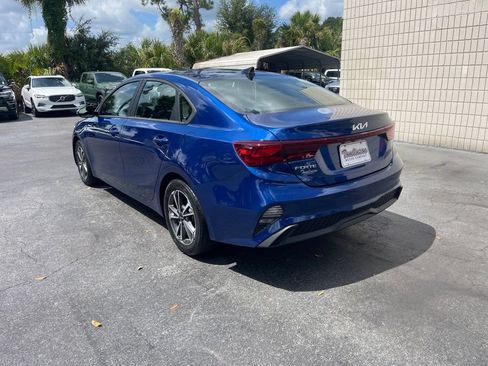 Used 2022 Kia Forte LXS w/ LXS Technology Package FWD image 3