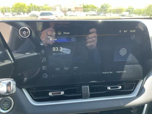 Used 2025 Chevrolet Equinox LT FWD image 19