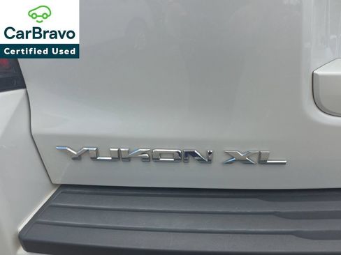 Used 2018 GMC Yukon XL SLT w/ HD Trailering Package AWD/4WD image 4