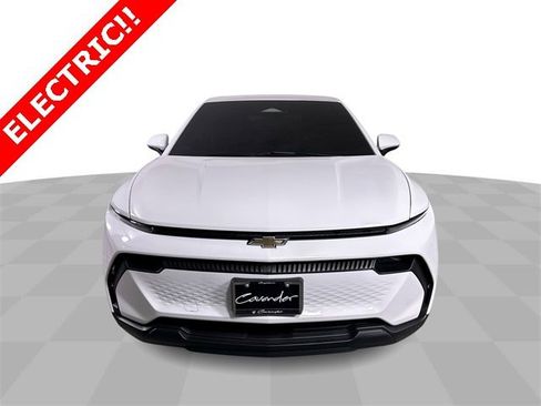 Used 2025 Chevrolet Equinox EV LT image 3