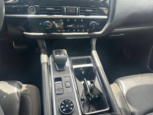 Certified 2024 Nissan Pathfinder SL w/ SL Premium Package AWD/4WD image 27